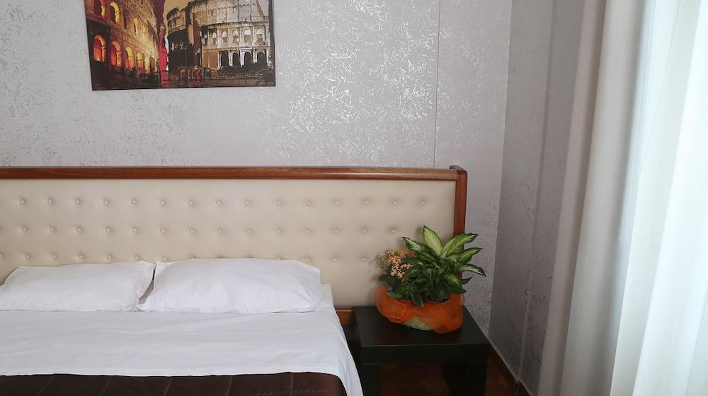 Roma Room Hotel מראה חיצוני תמונה